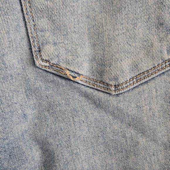 High Rise Wide-Leg Jeans - Picture 4 of 4